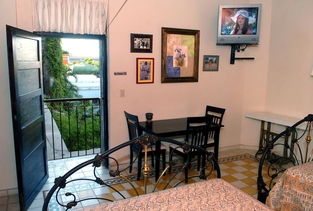 Hotel Machado Масатлан Екстериор снимка