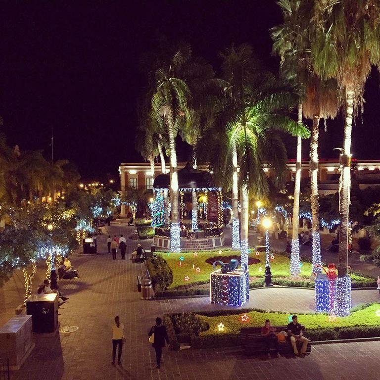Hotel Machado Масатлан Екстериор снимка